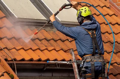 Démoussage et hydrofuge de toiture au Drennec